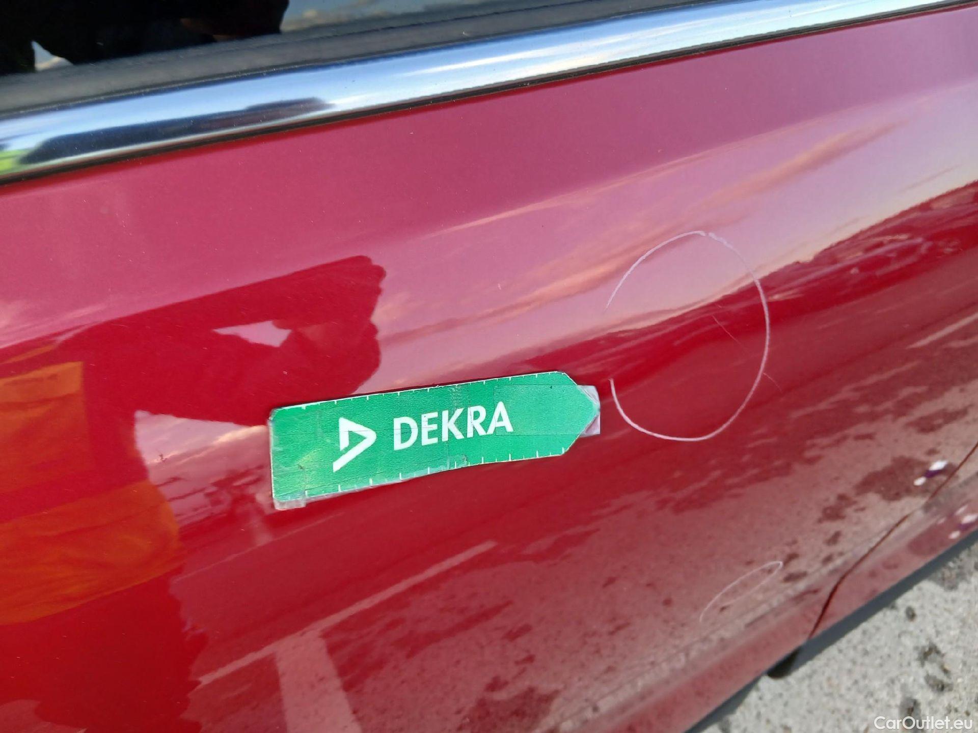  KIA  STONIC KIA  / 2017 / 5P / todoterreno 1.0 T-GDi 88kW (120CV) Black Edition(SP) #38