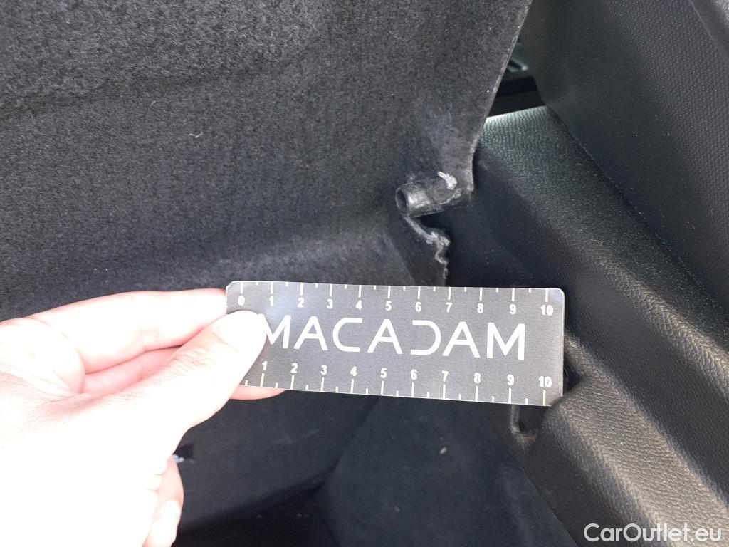  Peugeot  208 PEUGEOT  / 2019 / 5P / berlina con portón BlueHDi 73kW (100CV) Active Pack (AC) #26