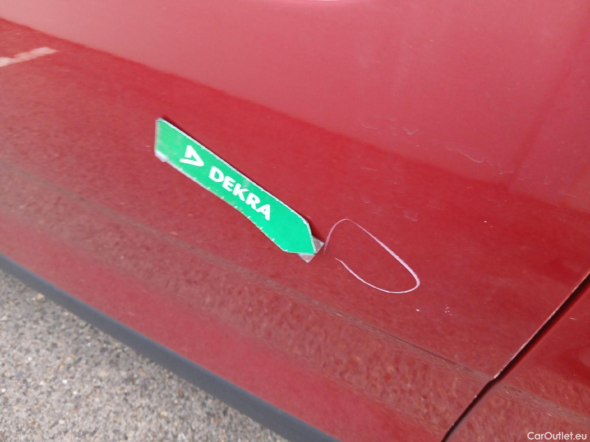  KIA  STONIC KIA  / 2017 / 5P / todoterreno 1.0 T-GDi 88kW (120CV) Black Edition(SP) #15