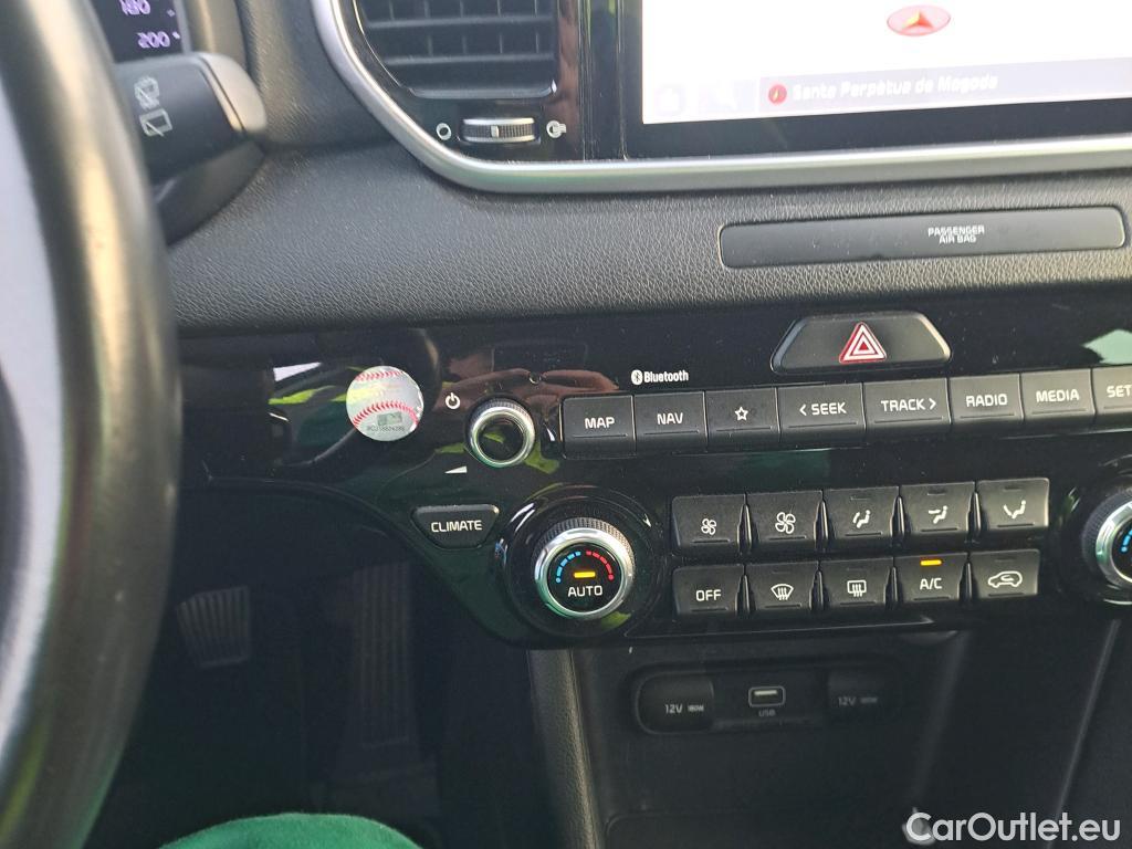  KIA  Sportage KIA  1.6MHEV Drive 100kW(136CV) 4x2(Crist Tintados) #14