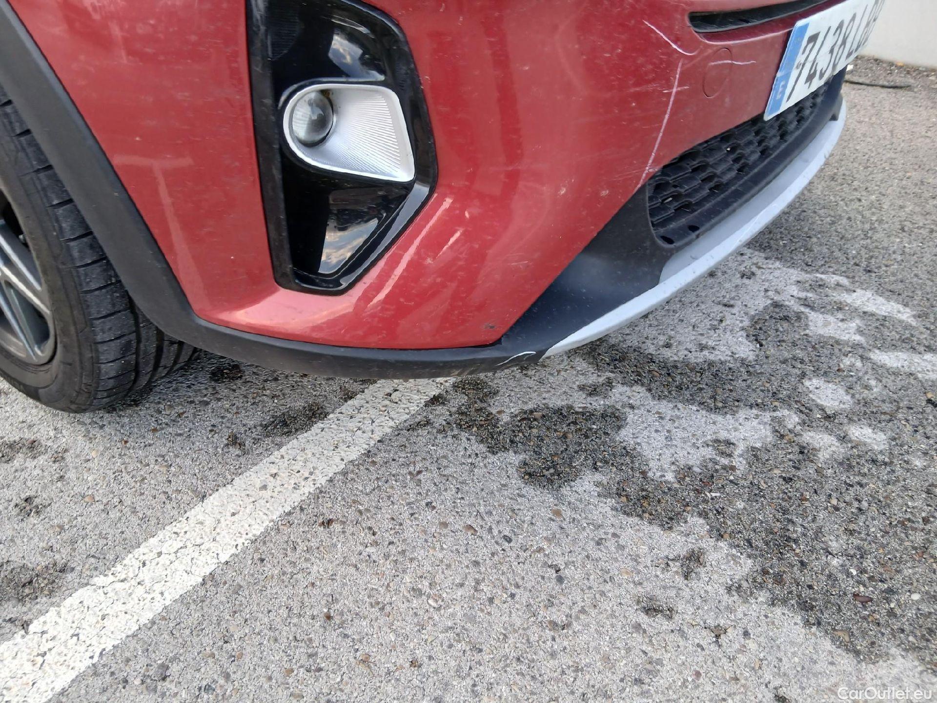  KIA  STONIC KIA  / 2017 / 5P / todoterreno 1.0 T-GDi 88kW (120CV) Black Edition(SP) #4