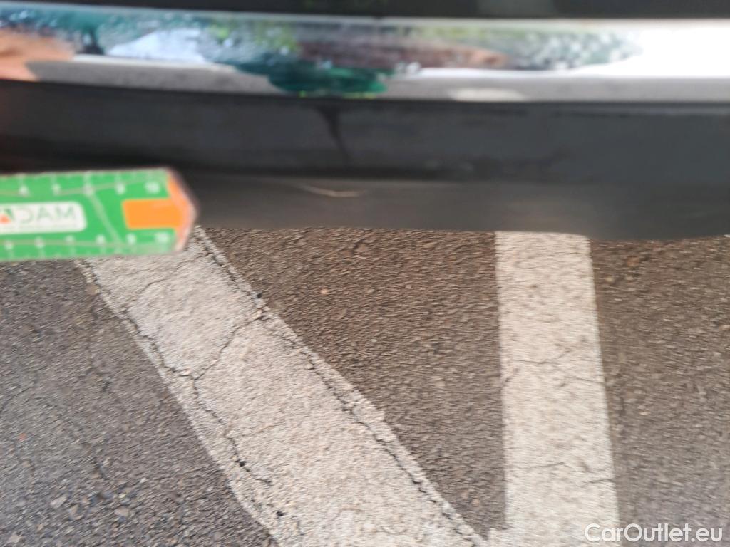  KIA  Sportage KIA  1.6MHEV Drive 100kW(136CV) 4x2(Crist Tintados) #12