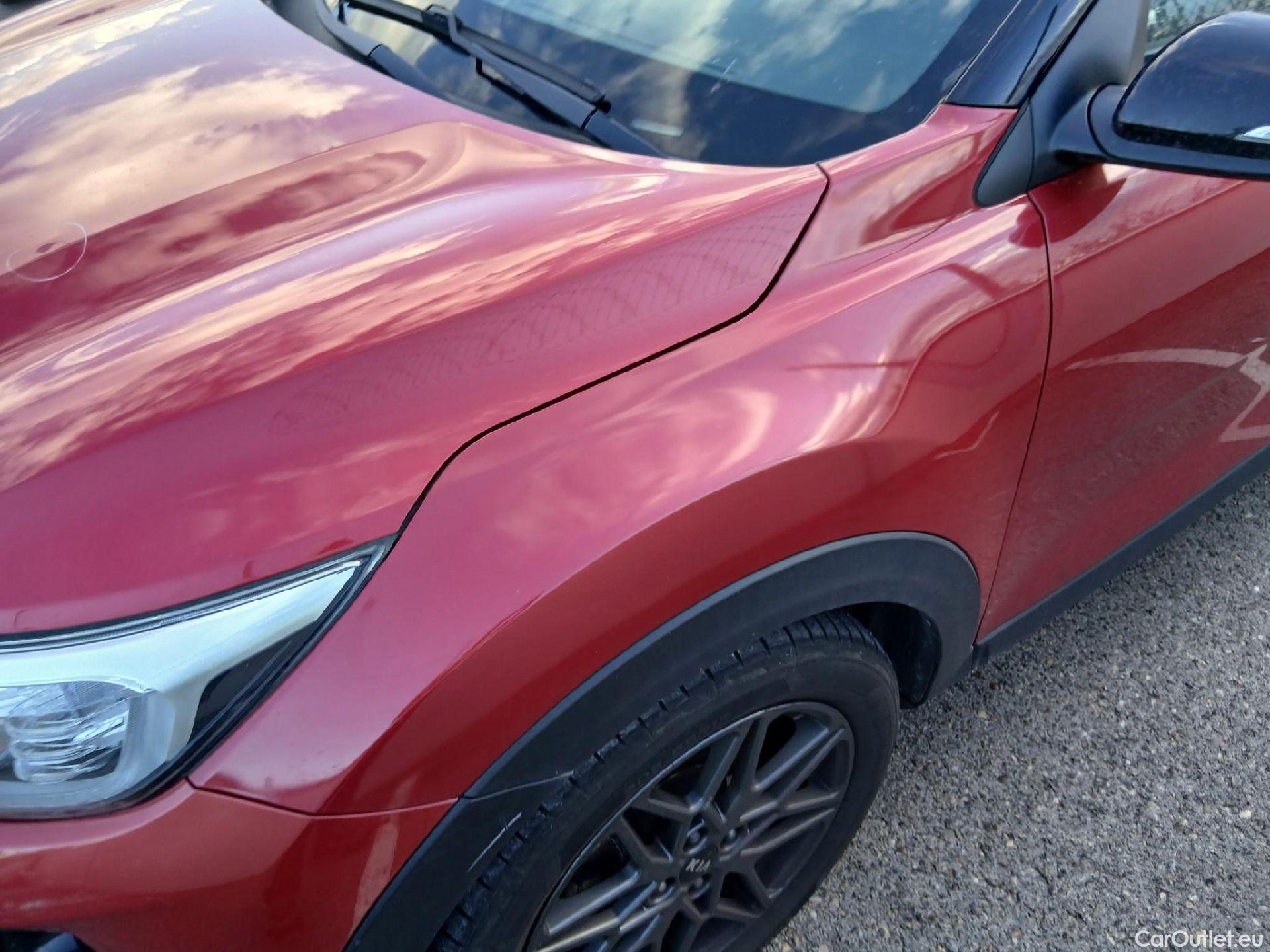  KIA  STONIC KIA  / 2017 / 5P / todoterreno 1.0 T-GDi 88kW (120CV) Black Edition(SP) #13