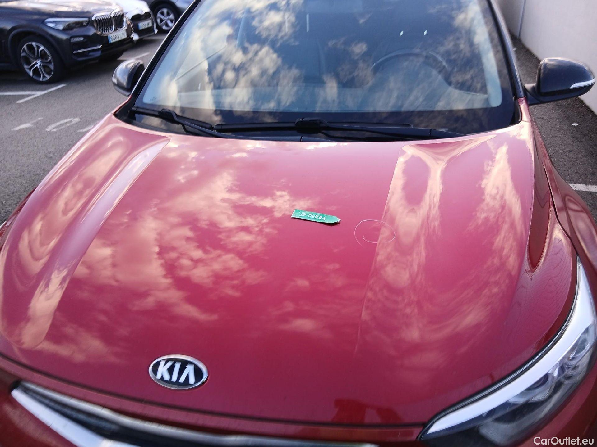  KIA  STONIC KIA  / 2017 / 5P / todoterreno 1.0 T-GDi 88kW (120CV) Black Edition(SP) #10