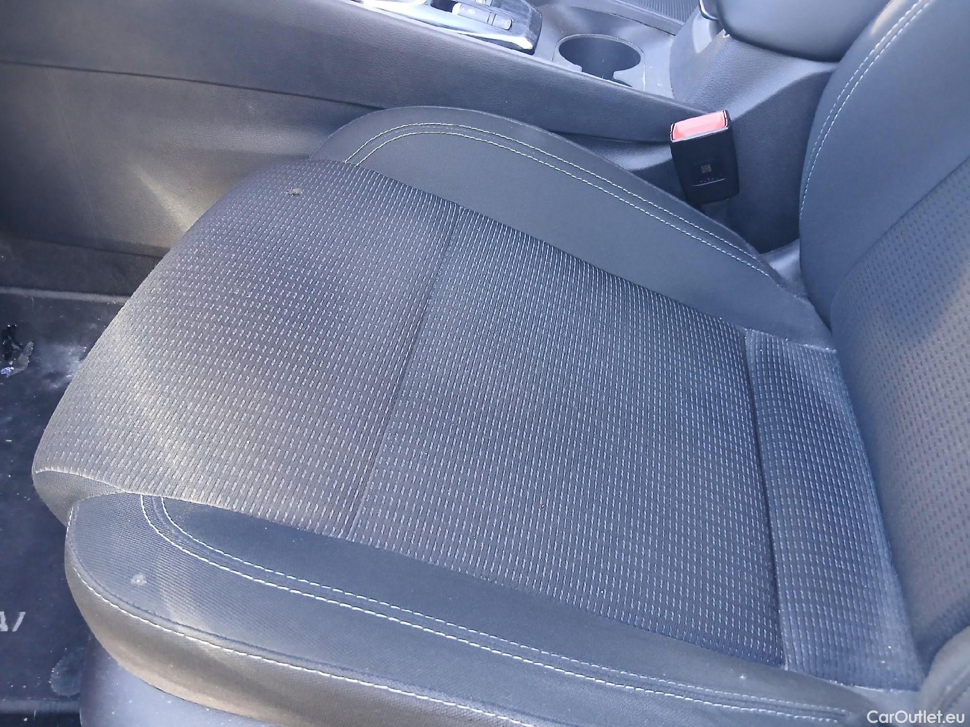  Nissan  Qashqai NISSAN  / 2021 / 5P / todoterreno DIG-T 103kW (140CV) mHEV 4x2 Acenta #2