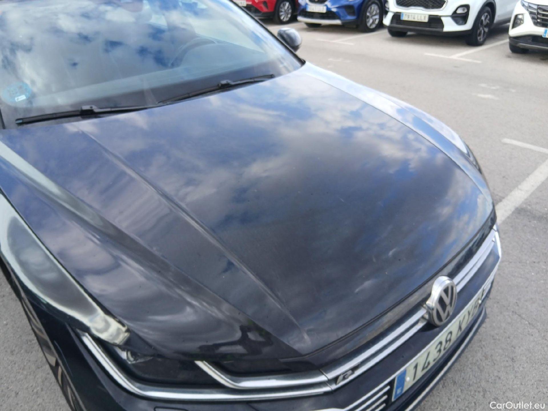  Volkswagen  Arteon VOLKSWAGEN  / 2017 / 5P / berlina con portón R-Line 2.0 TDI 110kW (150CV) #14