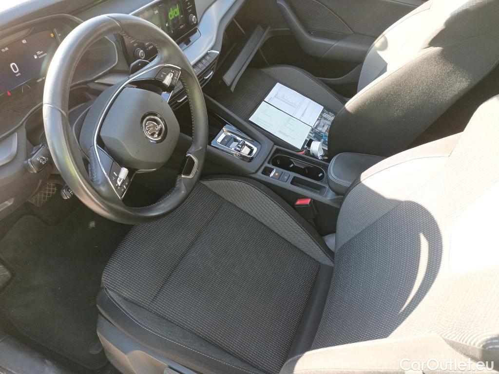  Skoda  Octavia SKODA  / 2020 / 5P / familiar Combi 1.0 TSI 81kW(110CV) DSG mHEV Ambi. #9