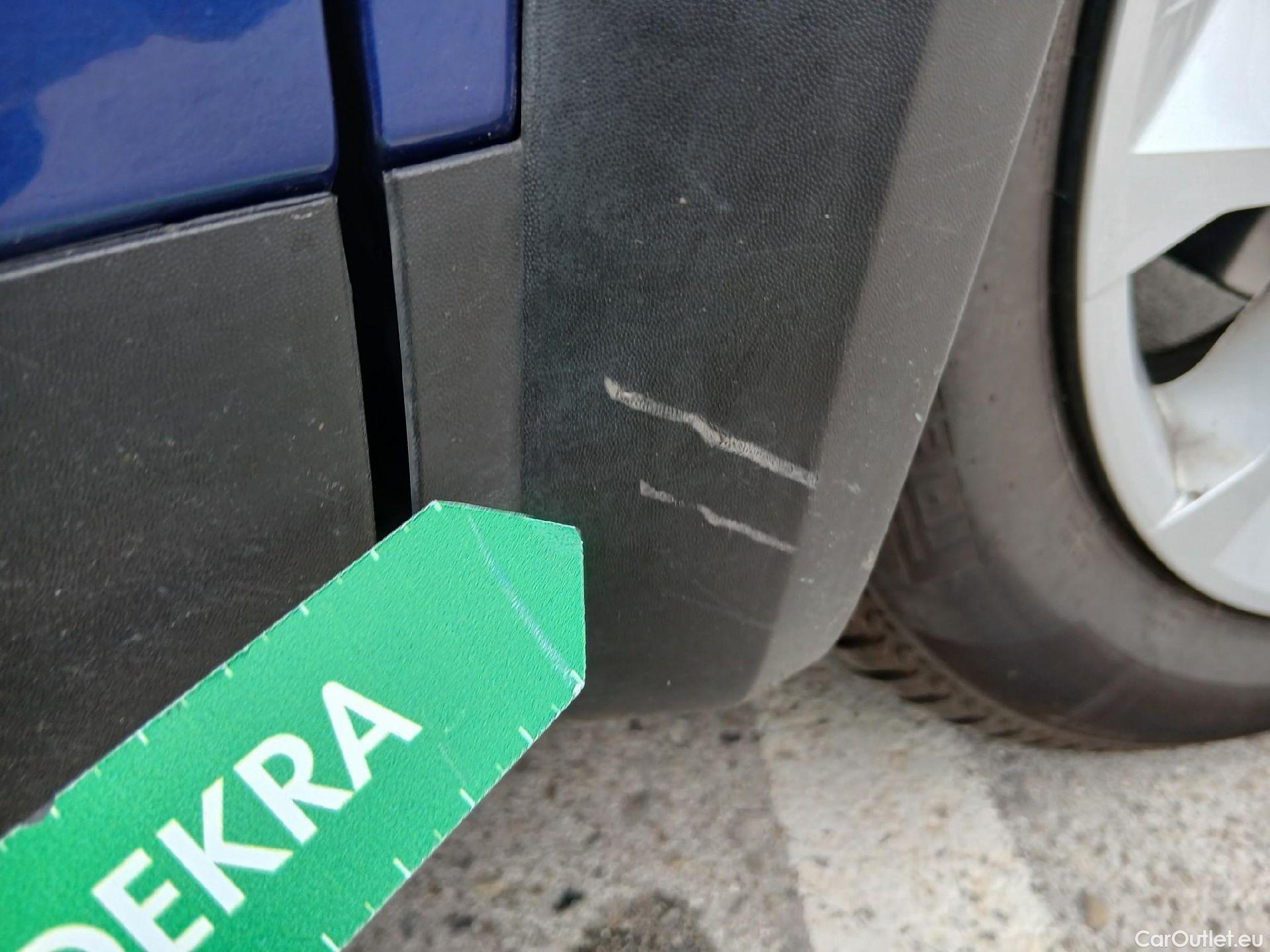  Renault  Captur RENAULT  / 2020 / 5P / todoterreno Intens TCe 90 #44