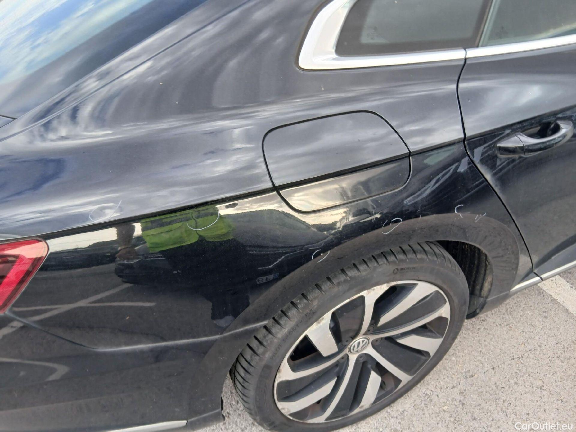  Volkswagen  Arteon VOLKSWAGEN  / 2017 / 5P / berlina con portón R-Line 2.0 TDI 110kW (150CV) #37