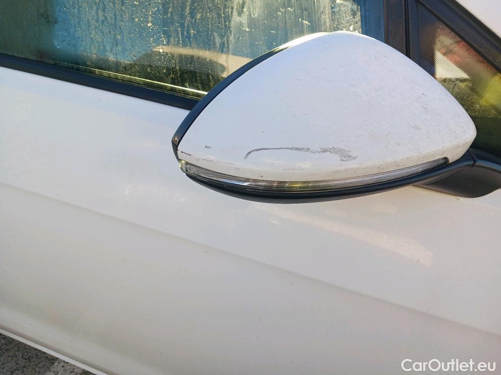  Volkswagen  Golf  VOLKSWAGEN / 2016 / 5P / berlina con portón Last Edition 1.6 TDI 85kW (115CV) #22