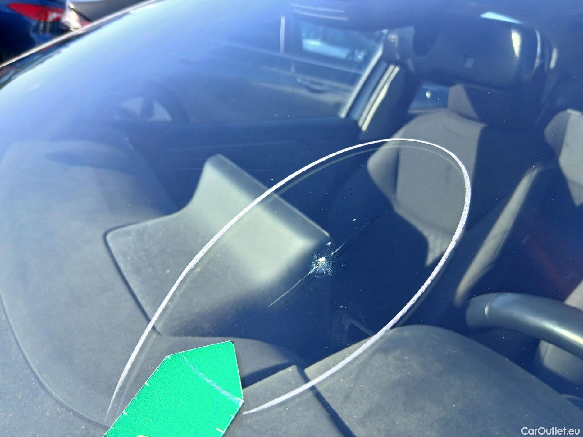  Toyota  Yaris TOYOTA  / 2020 / 5P / berlina con portón 1.5 120H Active Tech #1