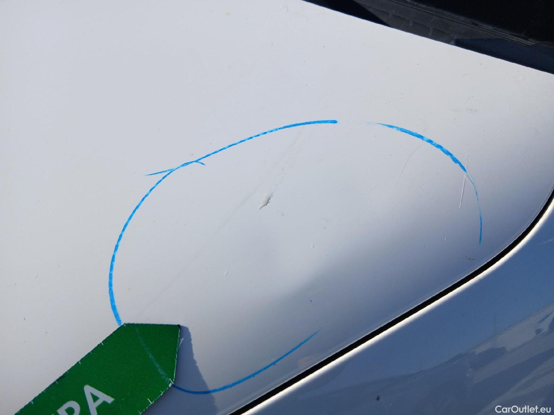  Toyota  Yaris TOYOTA  / 2020 / 5P / berlina con portón 1.5 120H Active Tech #3