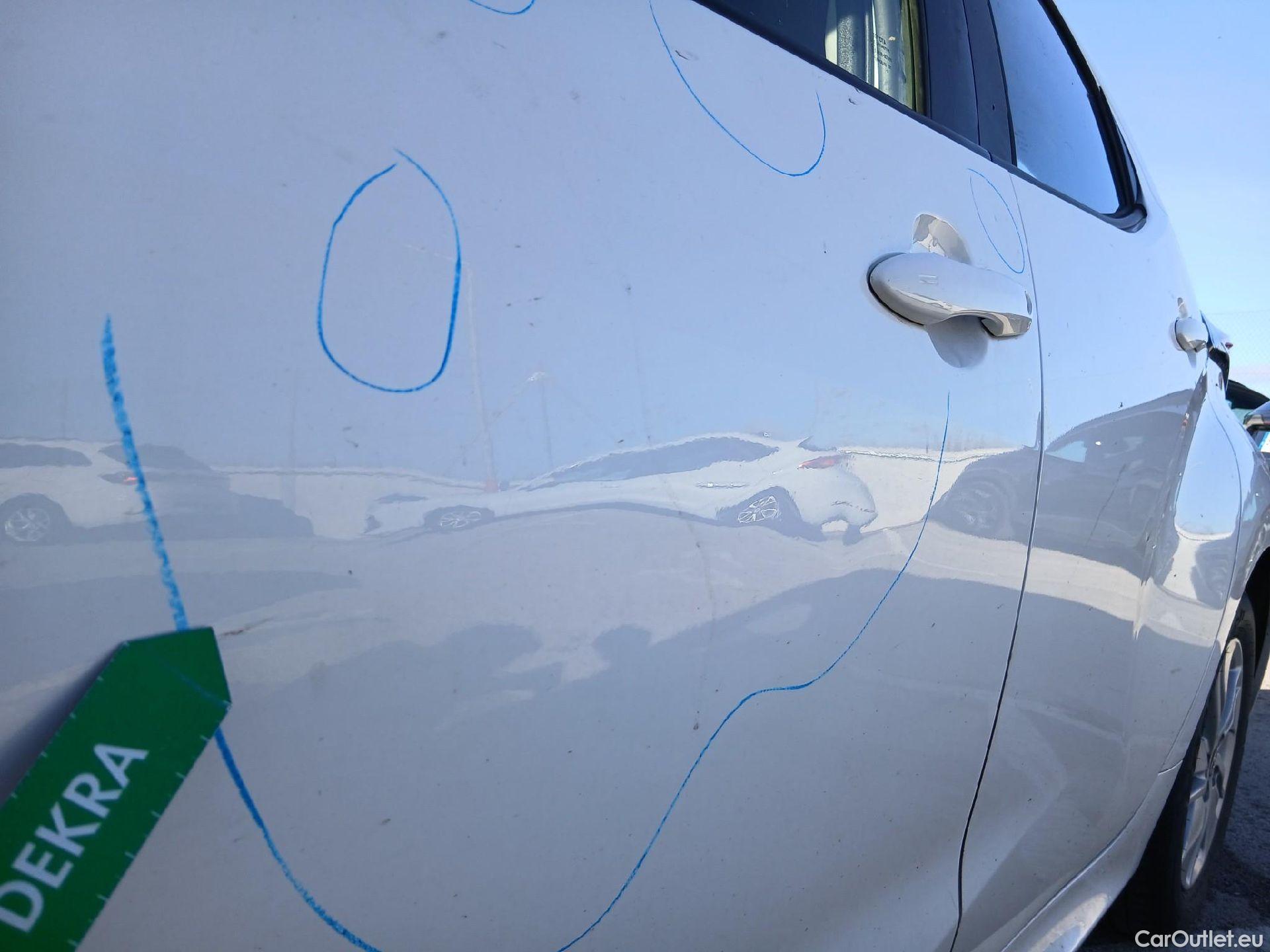  Toyota  Yaris TOYOTA  / 2020 / 5P / berlina con portón 1.5 120H Active Tech #12