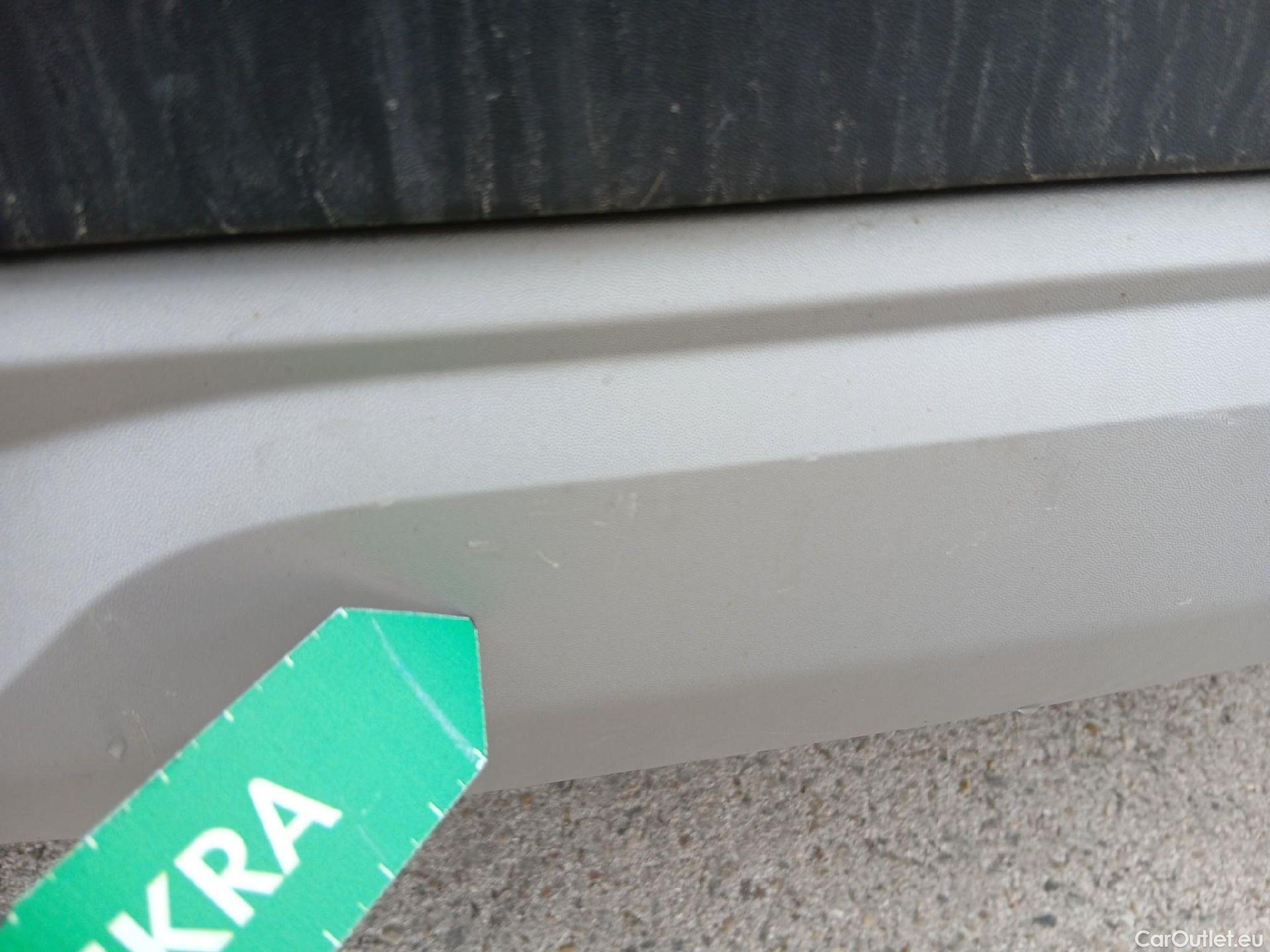  Renault  Captur RENAULT  / 2020 / 5P / todoterreno Intens TCe 90 #28