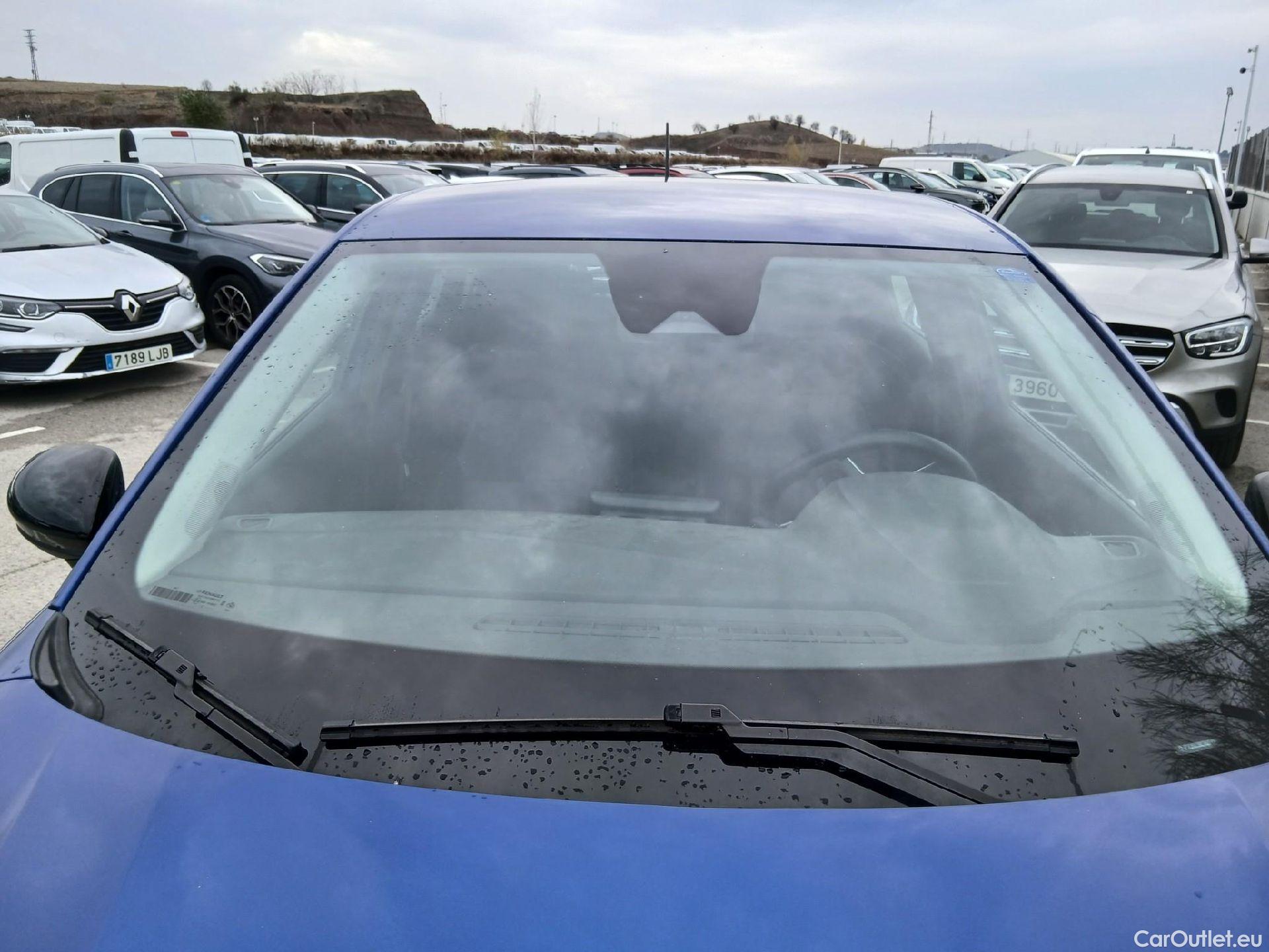  Renault  Captur RENAULT  / 2020 / 5P / todoterreno Intens TCe 90 #1