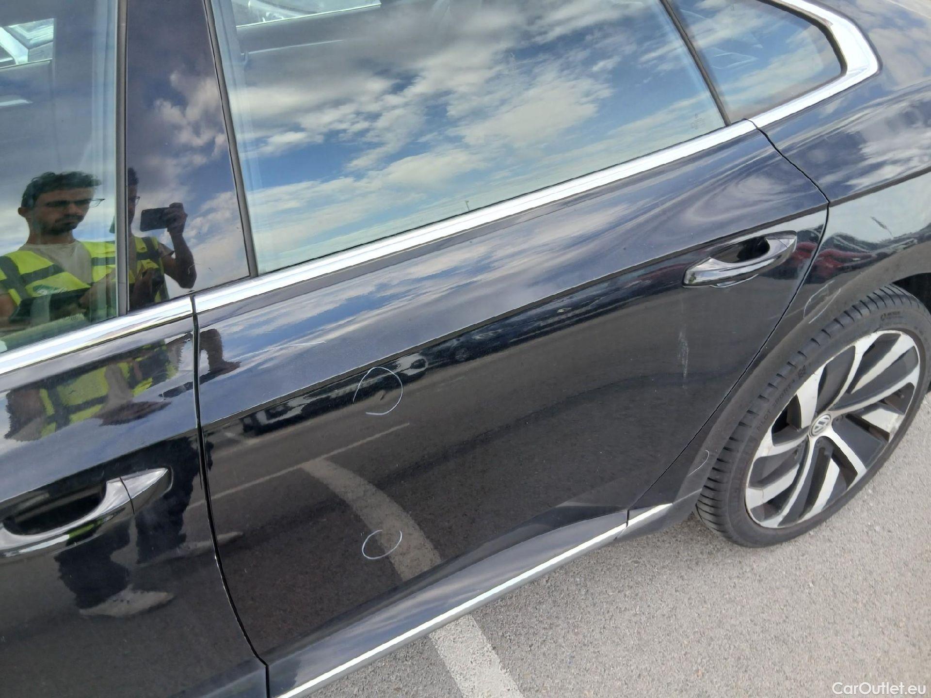  Volkswagen  Arteon VOLKSWAGEN  / 2017 / 5P / berlina con portón R-Line 2.0 TDI 110kW (150CV) #23