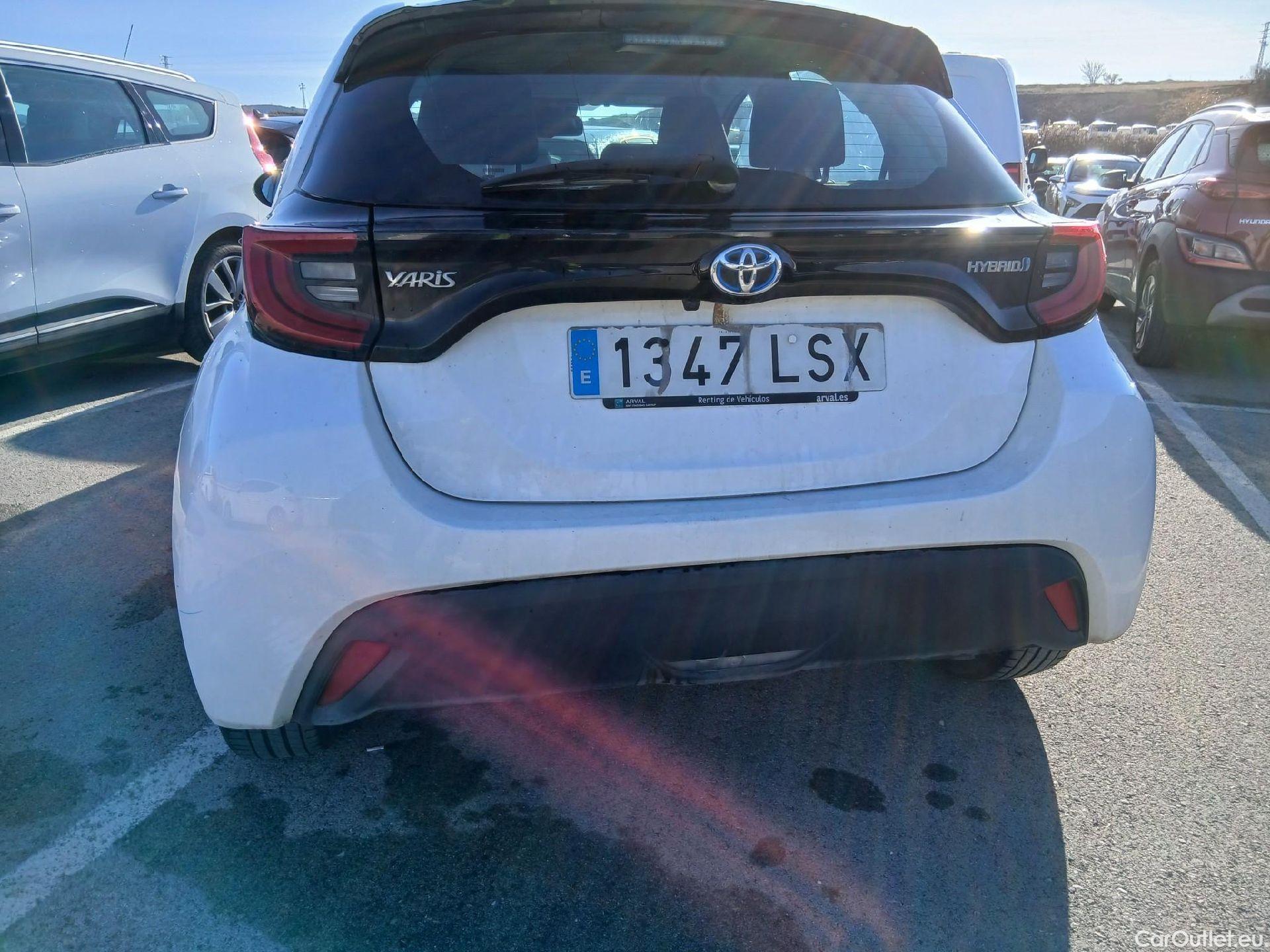  Toyota  Yaris TOYOTA  / 2020 / 5P / berlina con portón 1.5 120H Active Tech #24