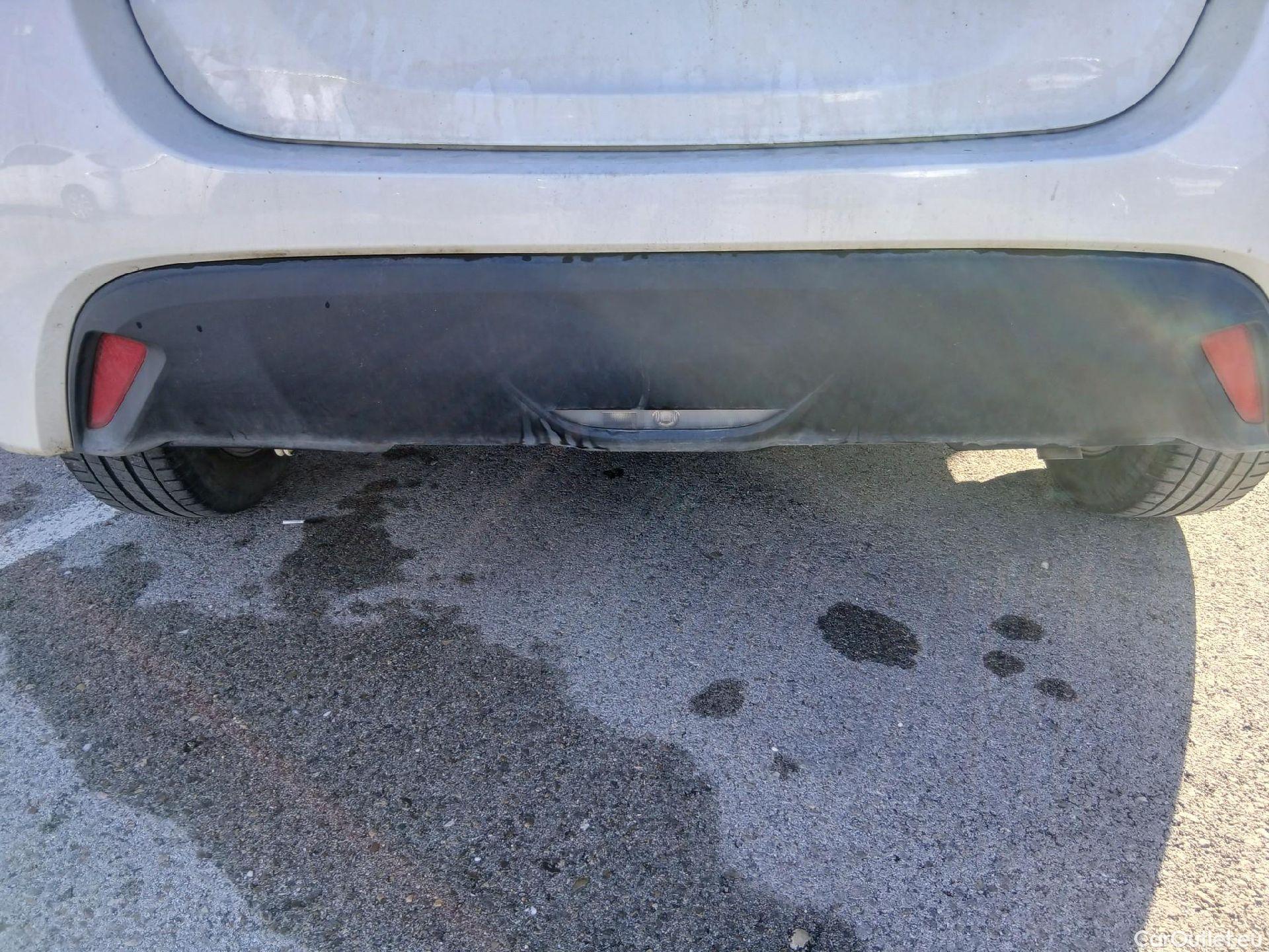  Toyota  Yaris TOYOTA  / 2020 / 5P / berlina con portón 1.5 120H Active Tech #26