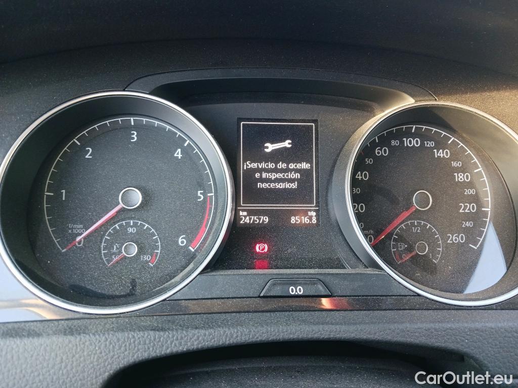  Volkswagen  Golf  VOLKSWAGEN / 2016 / 5P / berlina con portón Last Edition 1.6 TDI 85kW (115CV) #25