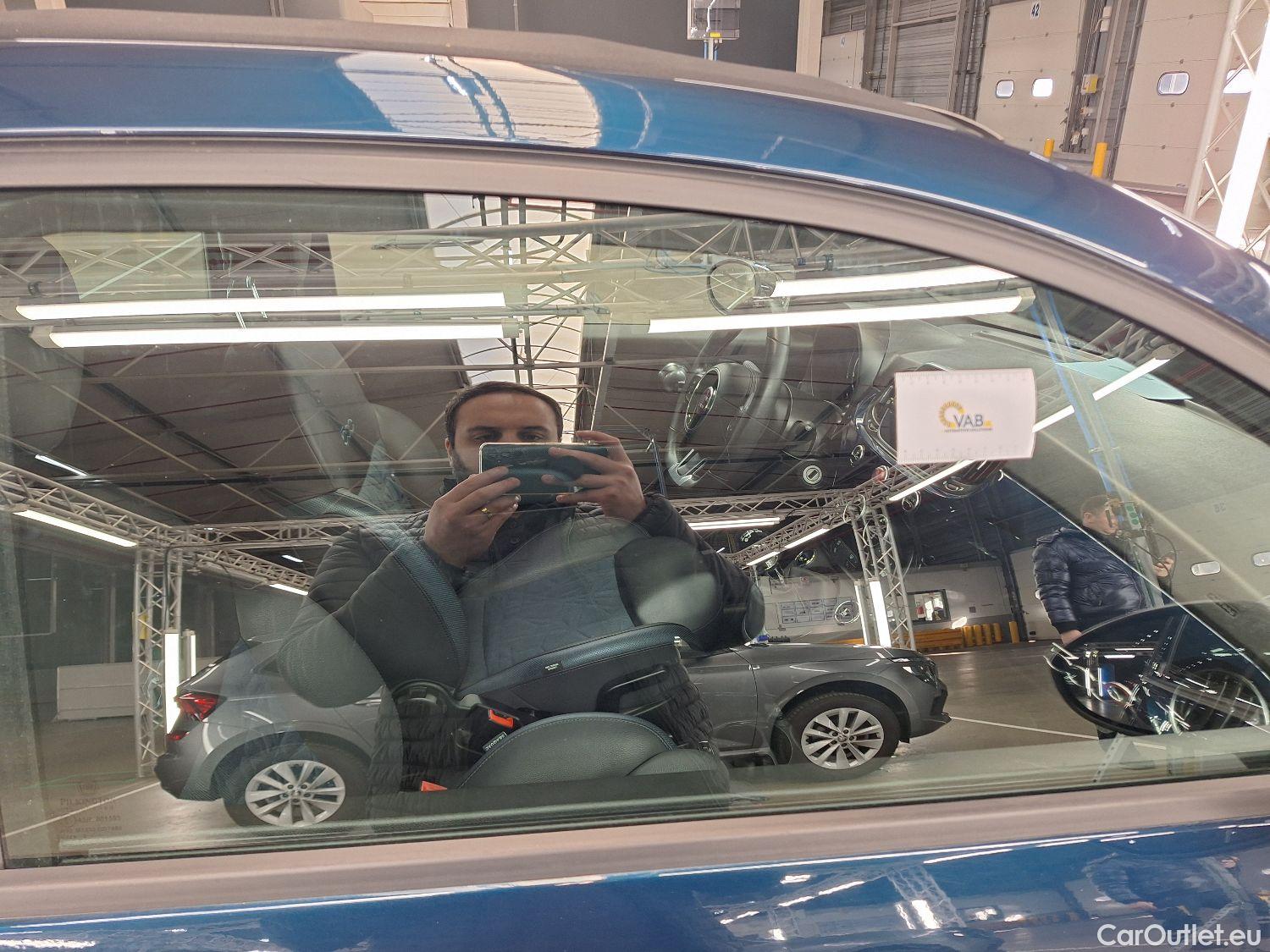  Fiat  500 Fiat, C '15, Fiat C 1.0 Hybrid 70 Launch Edition 2d #24