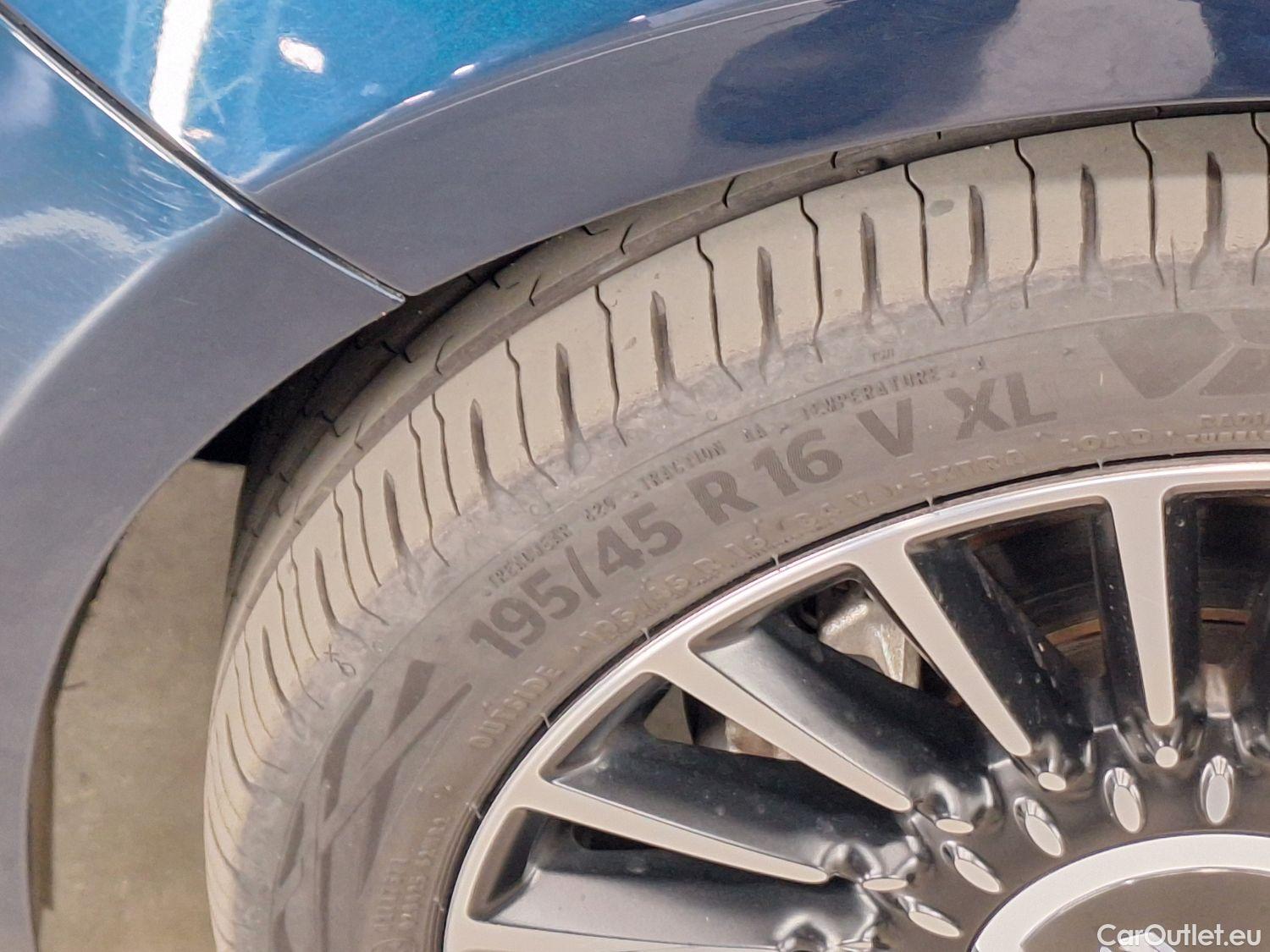  Fiat  500 Fiat, C '15, Fiat C 1.0 Hybrid 70 Launch Edition 2d #36