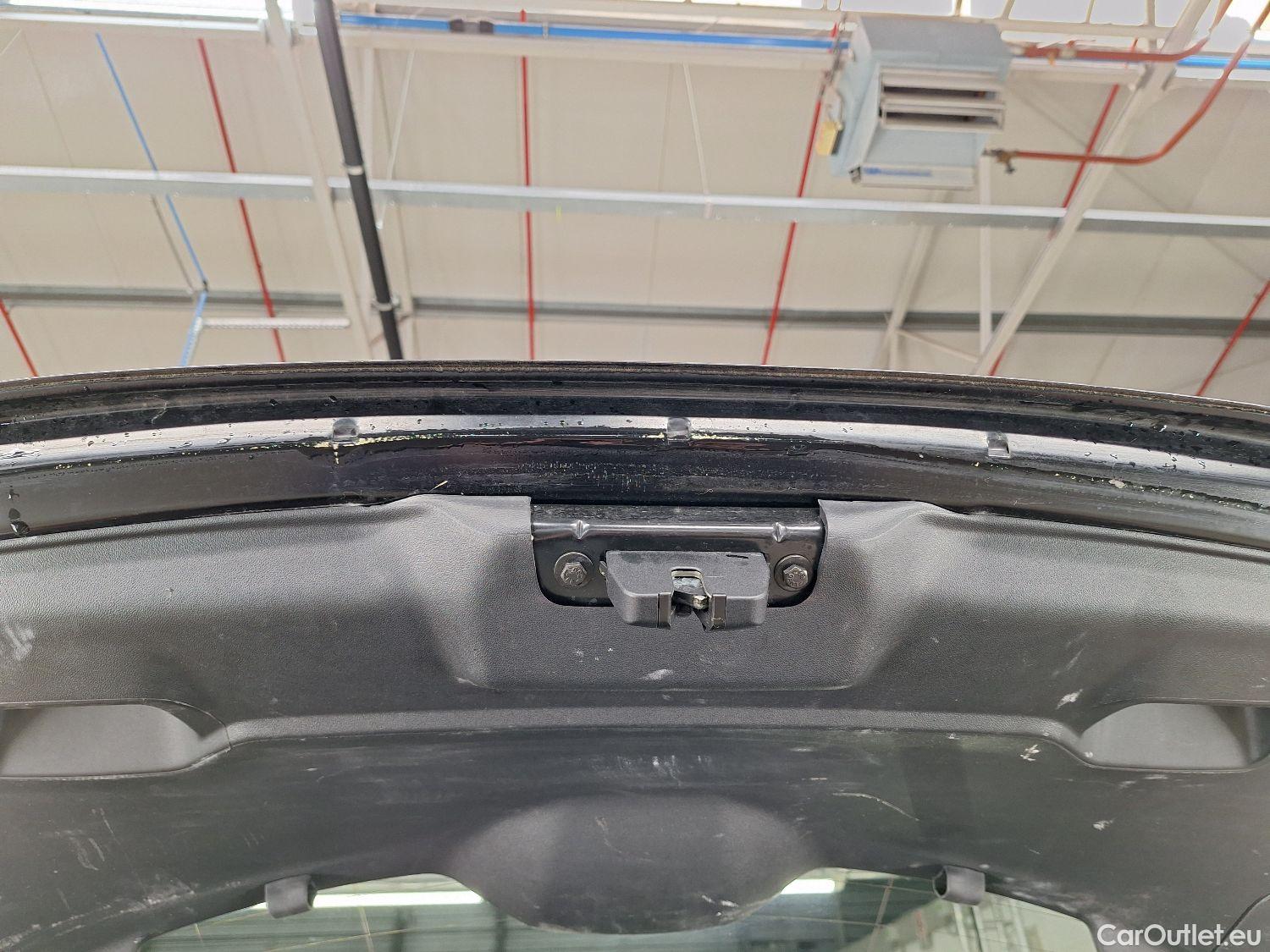  Peugeot  208 Peugeot,  '11, Peugeot  1.2 PureTech ?6.2 61kW S/S Signature 5 #64