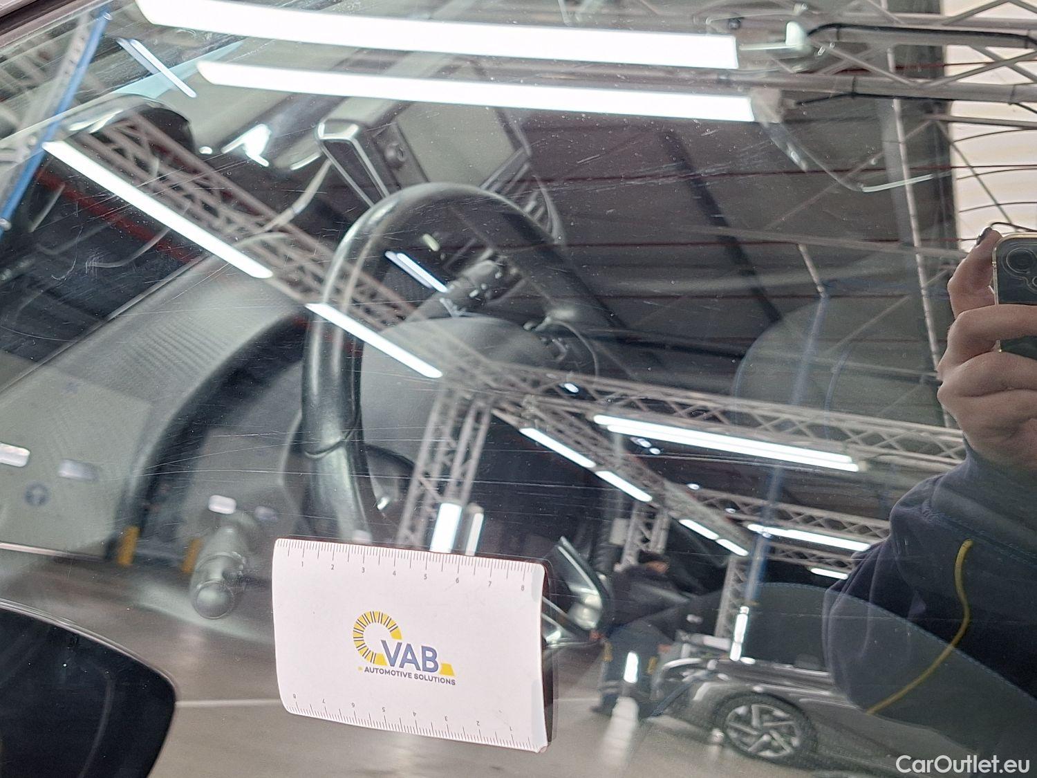  Peugeot  208 Peugeot,  '11, Peugeot  1.2 PureTech ?6.2 61kW S/S Signature 5 #86