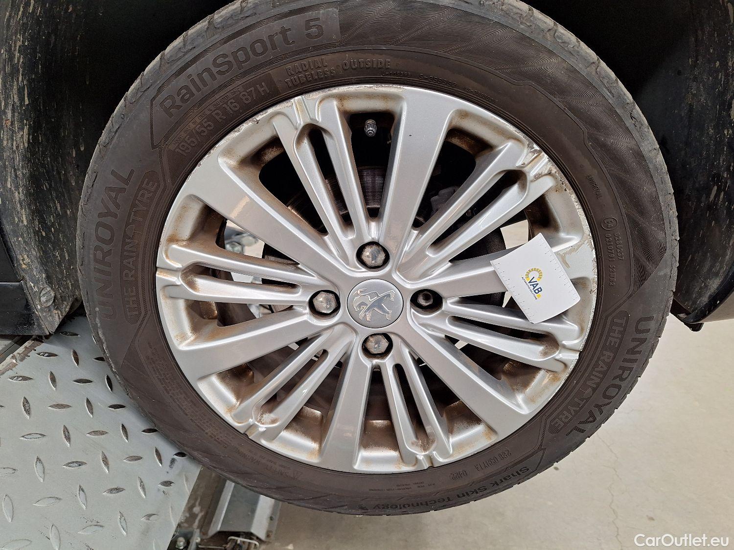  Peugeot  208 Peugeot,  '11, Peugeot  1.2 PureTech ?6.2 61kW S/S Signature 5 #4