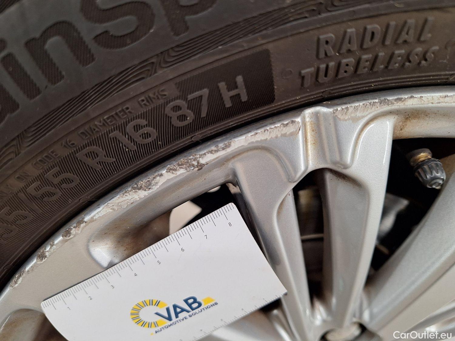  Peugeot  208 Peugeot,  '11, Peugeot  1.2 PureTech ?6.2 61kW S/S Signature 5 #6