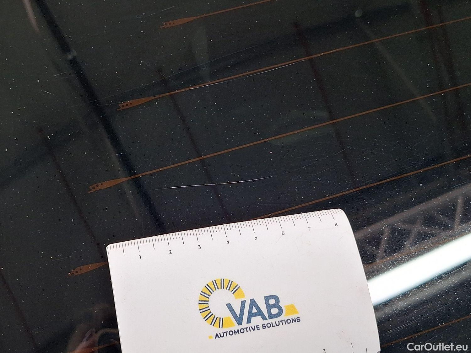  Peugeot  208 Peugeot,  '11, Peugeot  1.2 PureTech ?6.2 61kW S/S Signature 5 #68