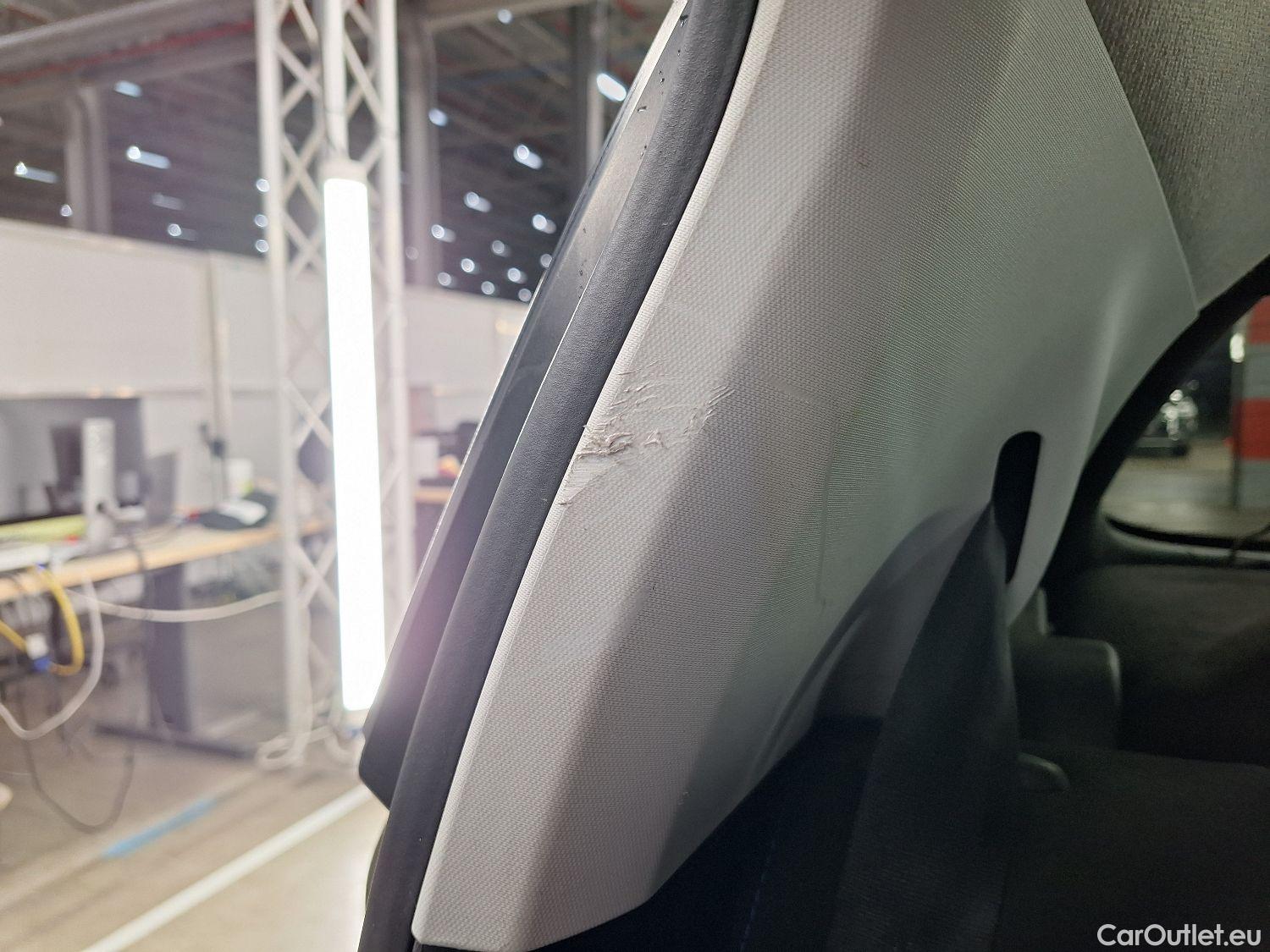  Peugeot  208 Peugeot,  '11, Peugeot  1.2 PureTech ?6.2 61kW S/S Signature 5 #55