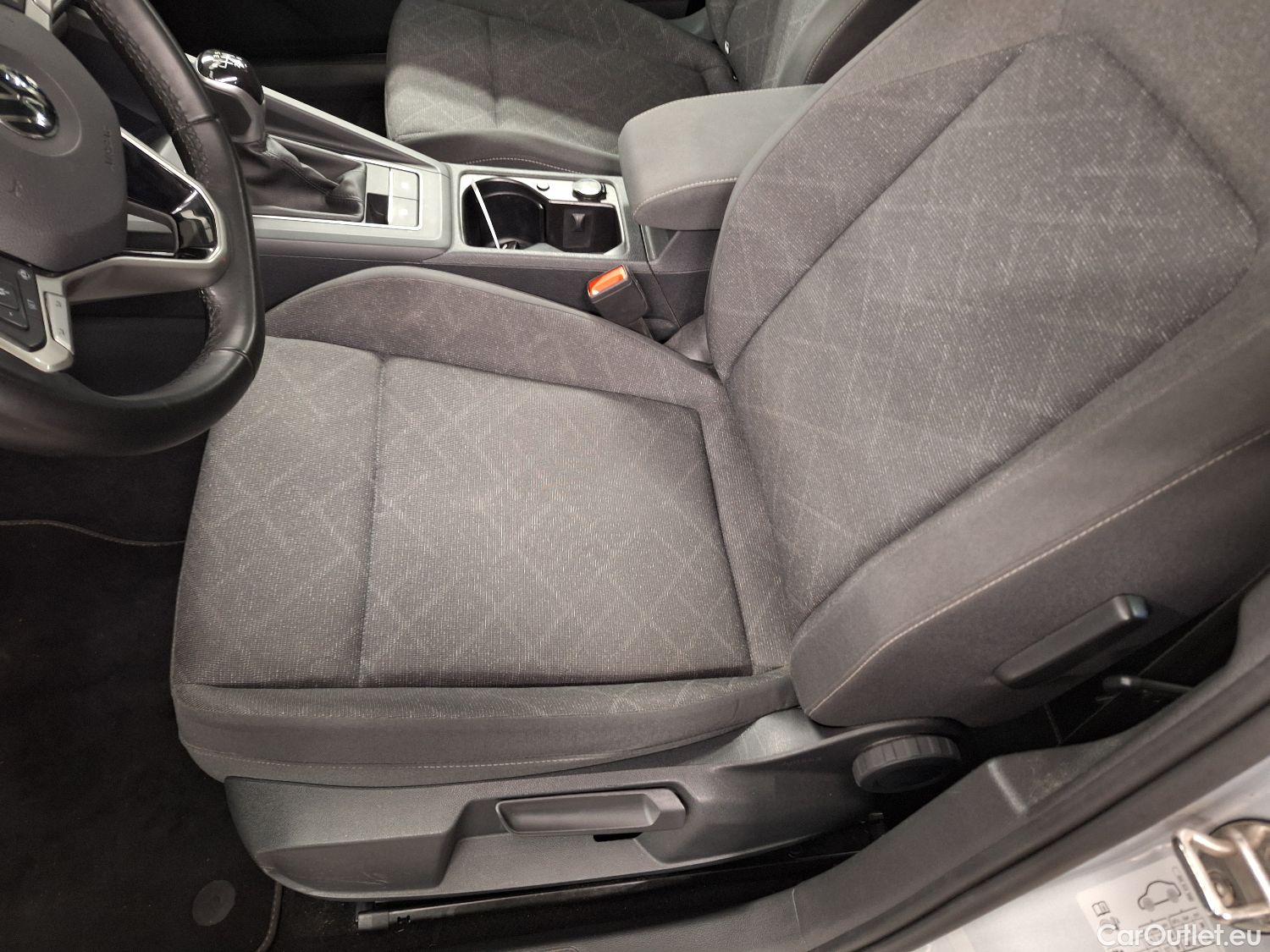  Volkswagen  Golf  VW, VIII '20, Volkswagen VIII 2.0 TDI 85kW Life 5d #25