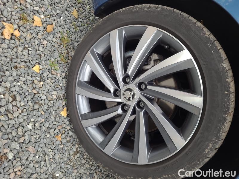  Skoda  Octavia  Lim. (NX3)(2020)  1.4PHEV 150 Style AT #4