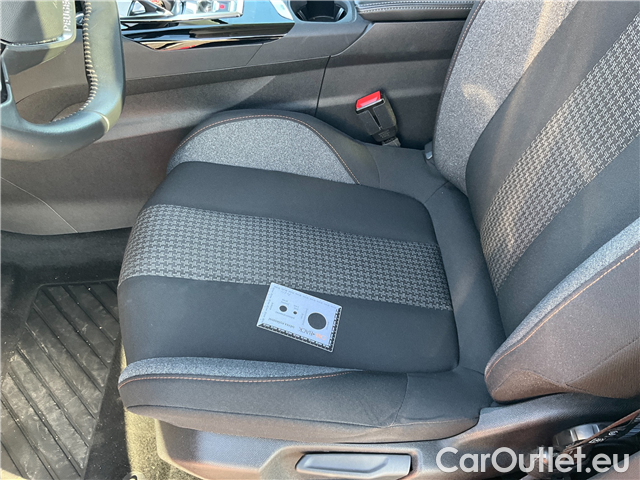  Peugeot  5008  1.5BHDi 130 Activ.P.AT 5d #16