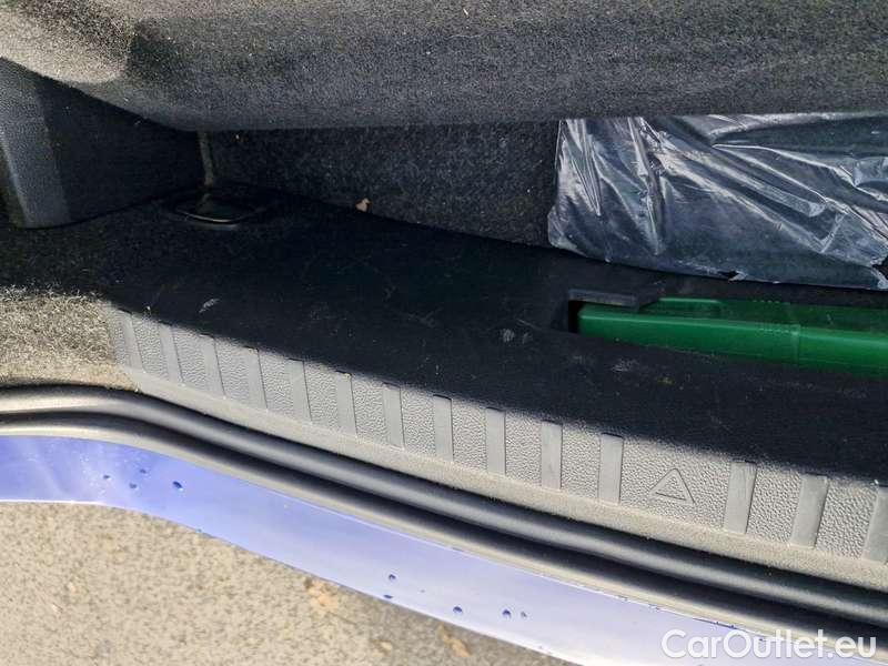  Skoda  Octavia  Lim. (NX3)(2020) Oct.2.0TDI 110 Ambition 4WD AT #1