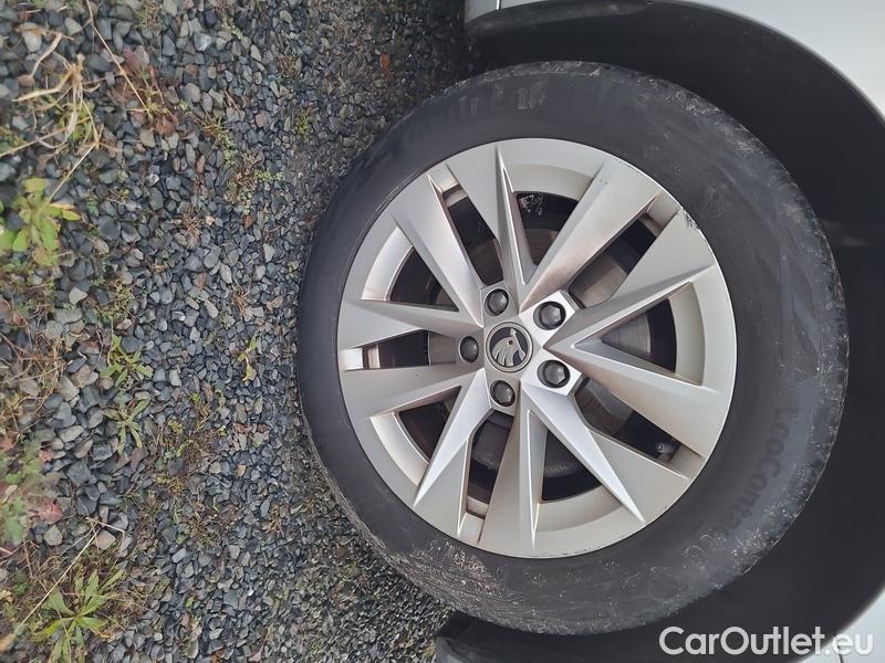  Skoda  Octavia  Combi (NX3)(2020) Oct.Combi 1.5TSI 110 Style Aut #13