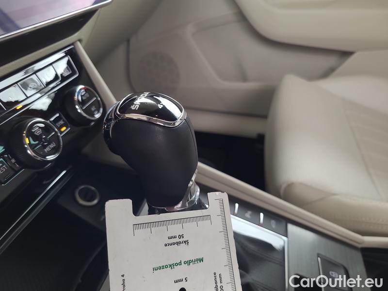  Skoda  Superb  Combi (3T5)(2010) Su.C.2.0TDI 147 4x4 Style Aut #7