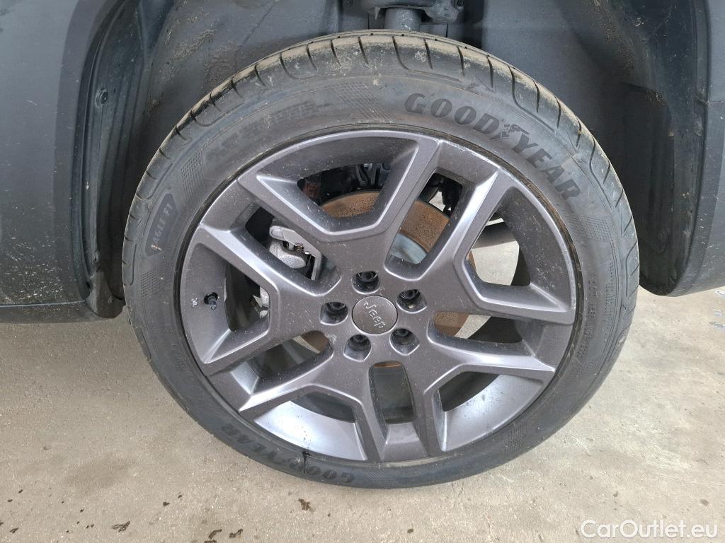  Jeep  Patriot JEEP Renegade 2018 5P SUV 1.3 GSE T4 240 4xe S #9