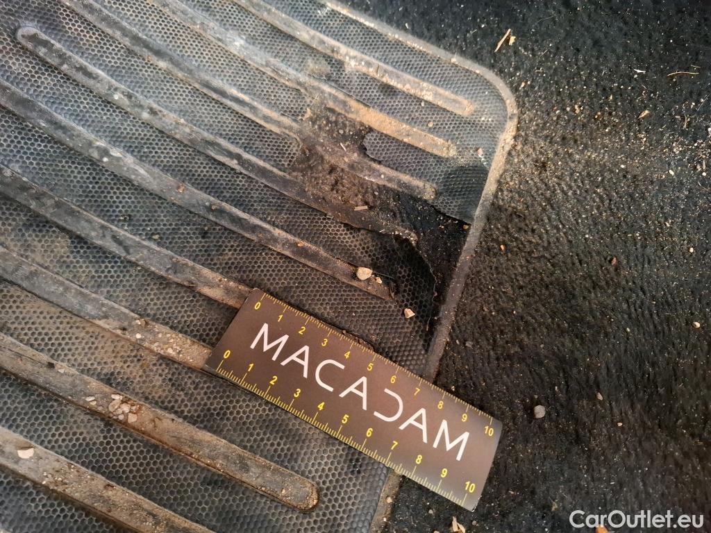  Peugeot  208  Affaire Premium Pack 1.2 80CV BVM5 E6dT / VENTE SANS CG #16