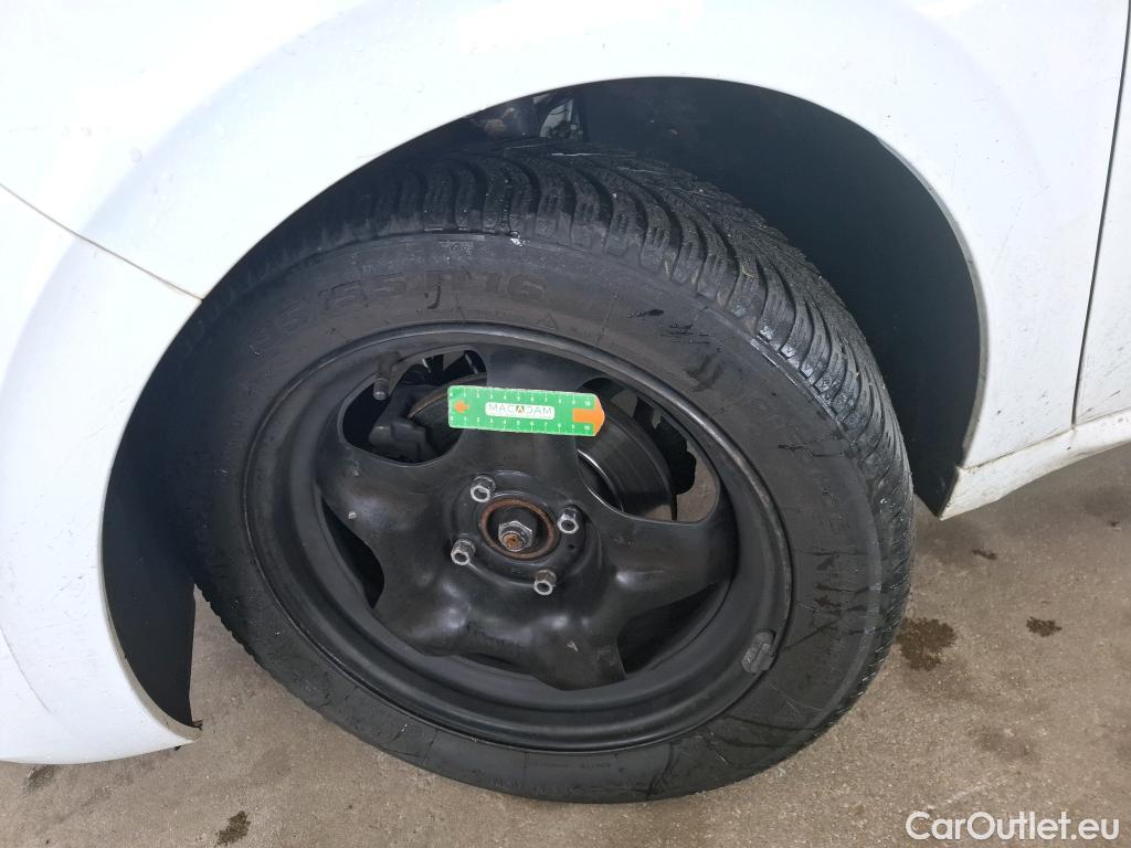  Peugeot  208  Style 1.2 PureTech 80CV BVM5 E6 #34