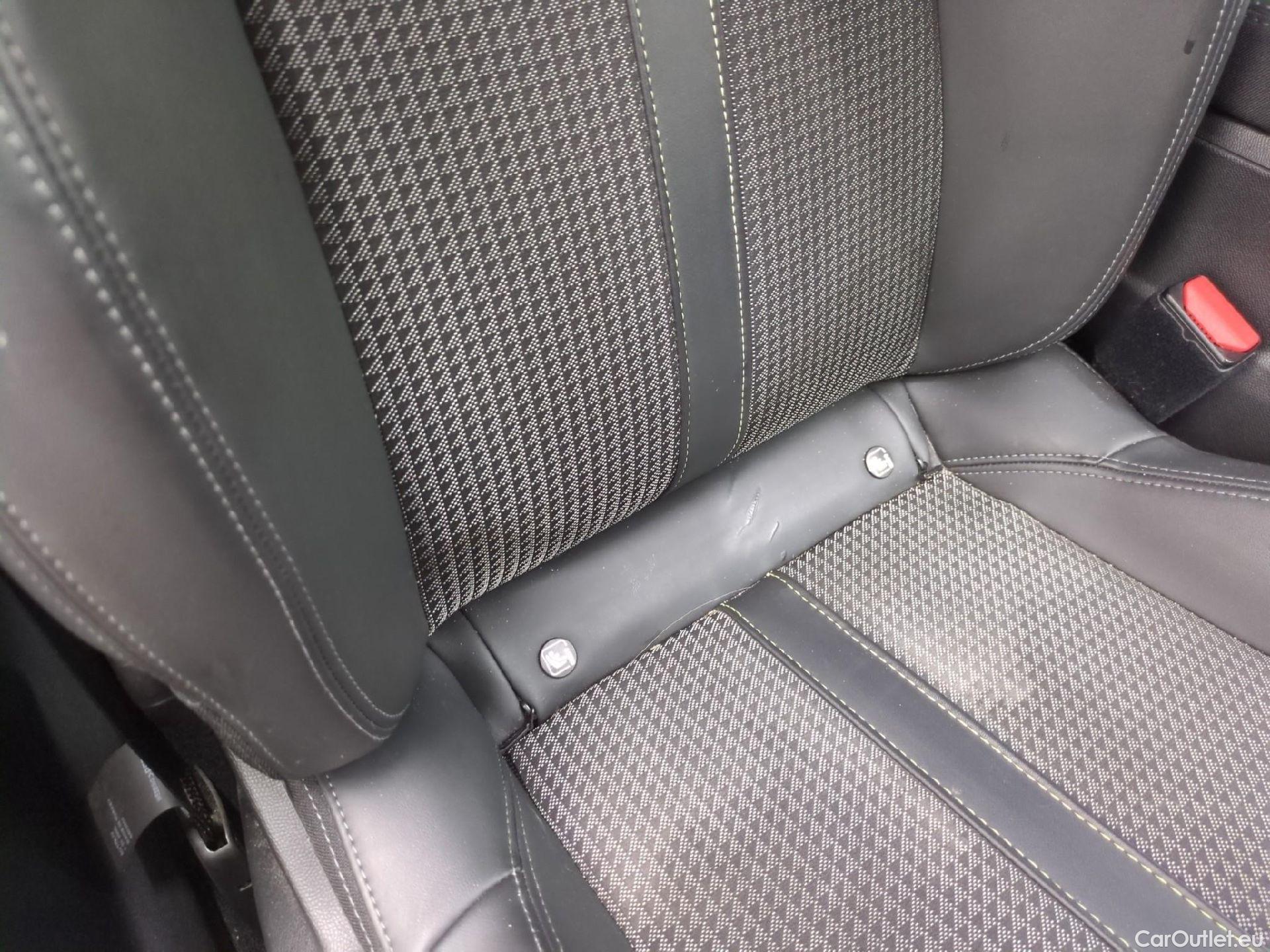  Peugeot  2008  GT 1.5 HDi 130CV BVA8 E6d #8