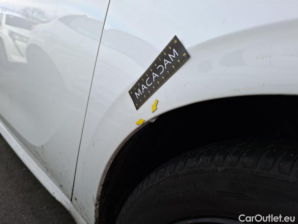  Peugeot  208  Style 1.2 PureTech 80CV BVM5 E6 #47