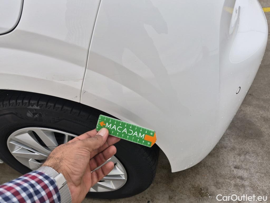  Peugeot  208  Premium 1.5 HDi 100CV BVM6 E6d #37