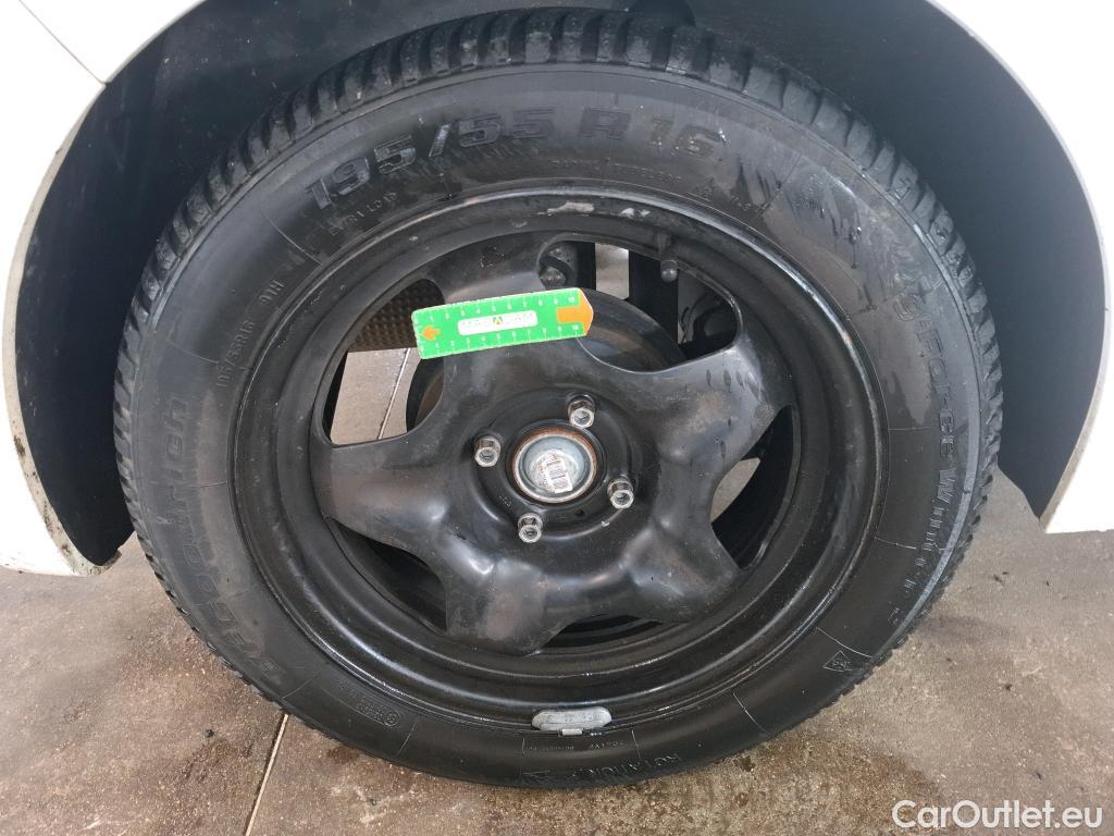  Peugeot  208  Style 1.2 PureTech 80CV BVM5 E6 #32