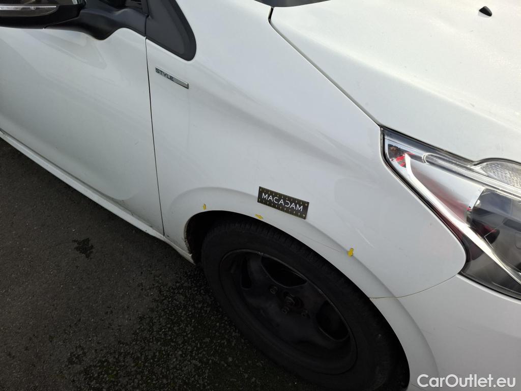  Peugeot  208  Style 1.2 PureTech 80CV BVM5 E6 #46