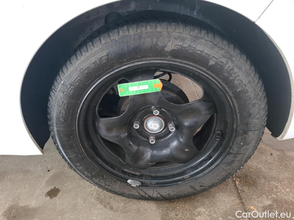  Peugeot  208  Style 1.2 PureTech 80CV BVM5 E6 #29