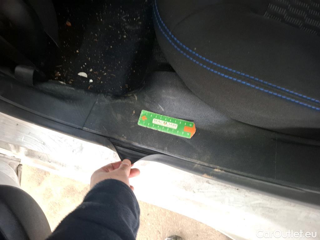  Peugeot  208  Style 1.2 PureTech 80CV BVM5 E6 #15