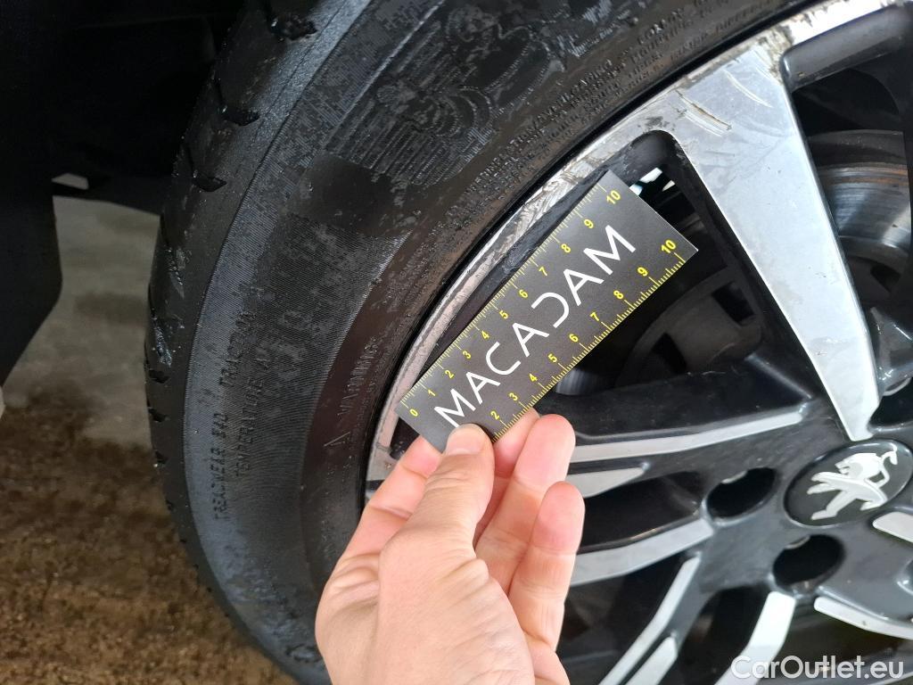  Peugeot  208  Allure Business 1.2 PureTech 100CV BVM6 E6d #21