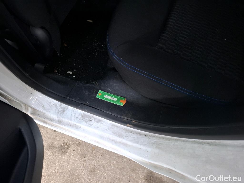  Peugeot  208  Style 1.2 PureTech 80CV BVM5 E6 #14