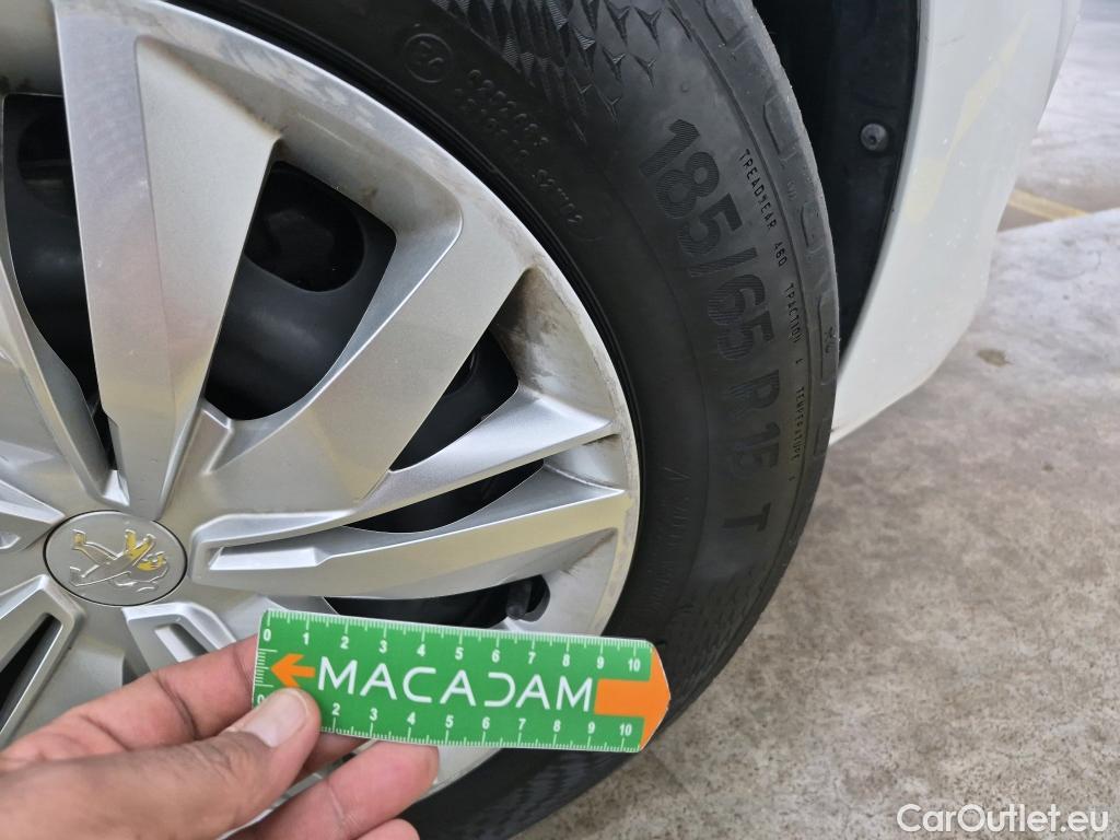  Peugeot  208  Premium 1.5 HDi 100CV BVM6 E6d #47